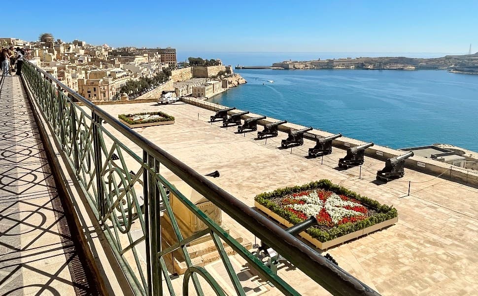 Panorámica desde Upper Barrakka Garden del Grand Harbour y las tres ciudades de Malta
