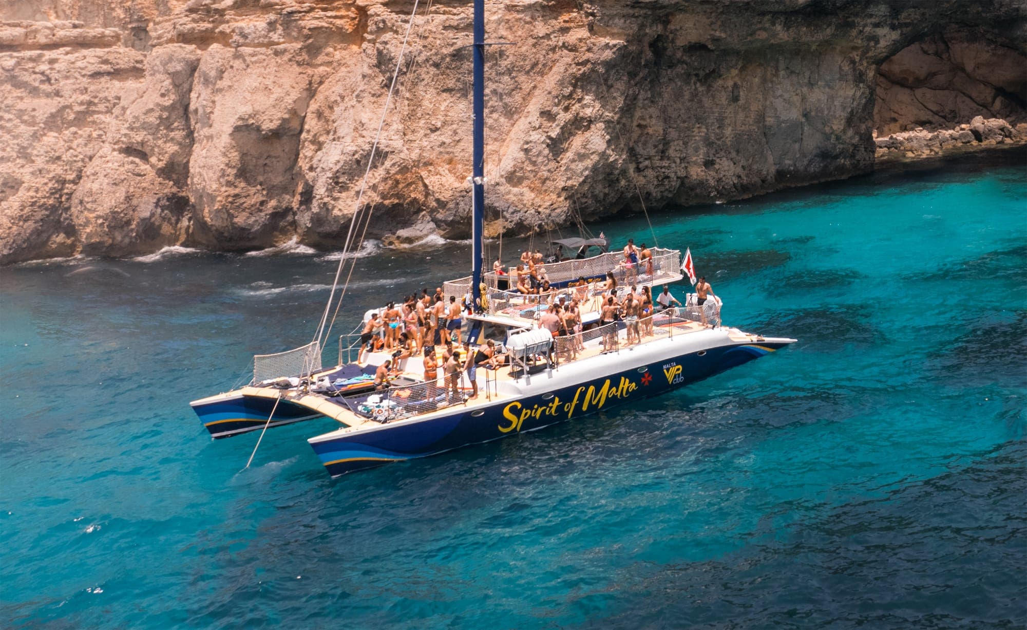 Catamarán con barra libre y buffet