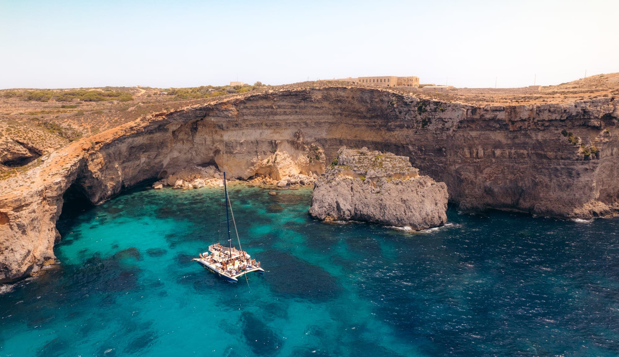 Catamarán con barra libre y buffet - Foto 1