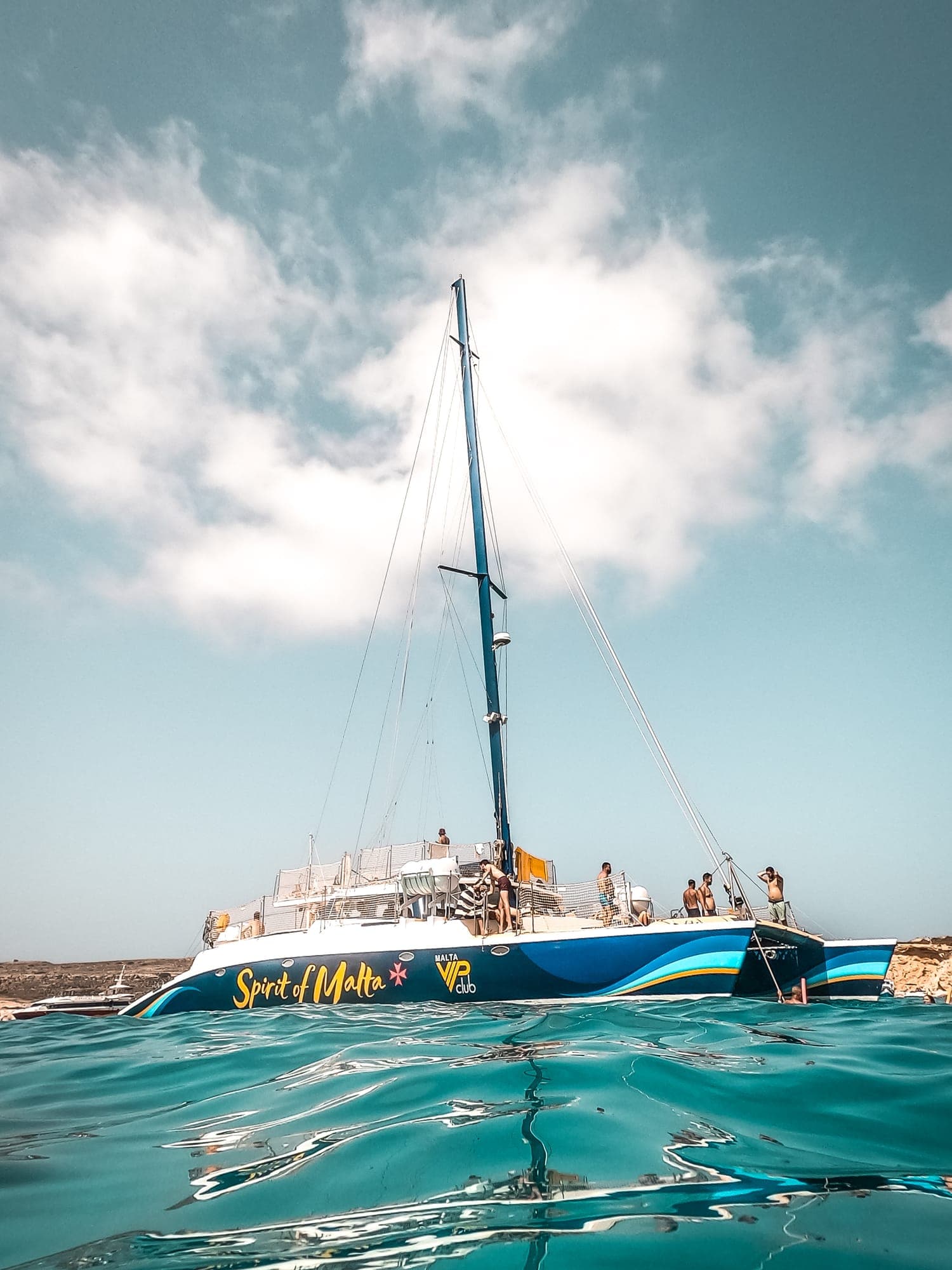Catamarán con barra libre y buffet - Foto 12